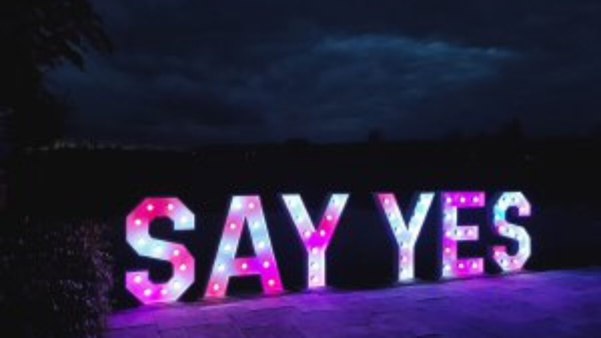 70 cm oplichtende letters LED-bord Marquee Letters met verlichting Alfabetlamp Oplichtende woorden Staande A - Z Bruiloft Verjaardagsfeest Bar Wanddecoratie (Color : Letter C, Size : 70CM